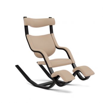 Gravity - Poltrona Gravity di Varier con struttura in legno laccato nero e rivestimento Tonal beige