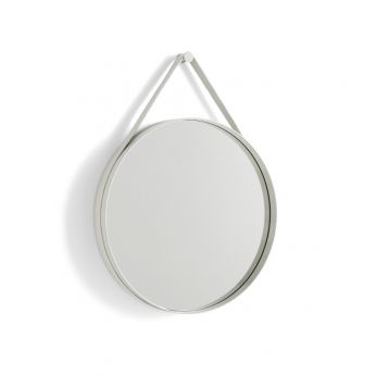 Strap Mirror NO 2 - Miroir rond de la marque Hay, avec cadre et sangle en acier peint, couleur gris clair, diamètre 50 cm