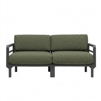 Maximo Sofa - Divano per esterno a due posti di Nardi, con struttura color basalto e rivestimento color verde timo.