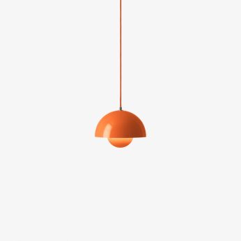 Flowerpot Pendant - Lampada a sospensione in metallo di &amp;Tradition, colore arancione brillante, diametro 23 cm